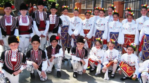 Folk ensemble "Zlatna Trakia" at a festival in Turkey